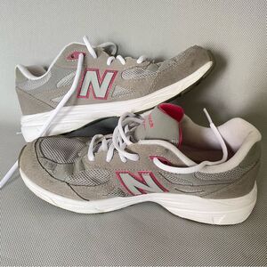 New Balance 990 Gray Suede Round Toe Sneakers Women’s Size 7